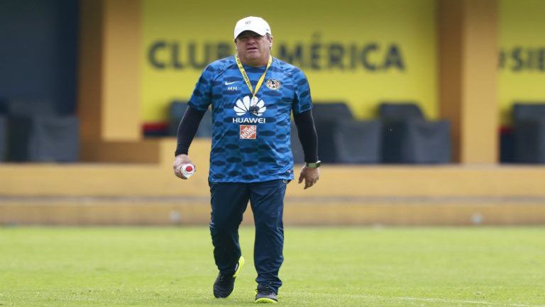 Piojo Herrera, durante un entrenamiento del América