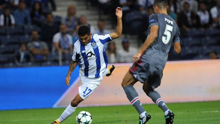 Corona, durante un partido de la Champions League