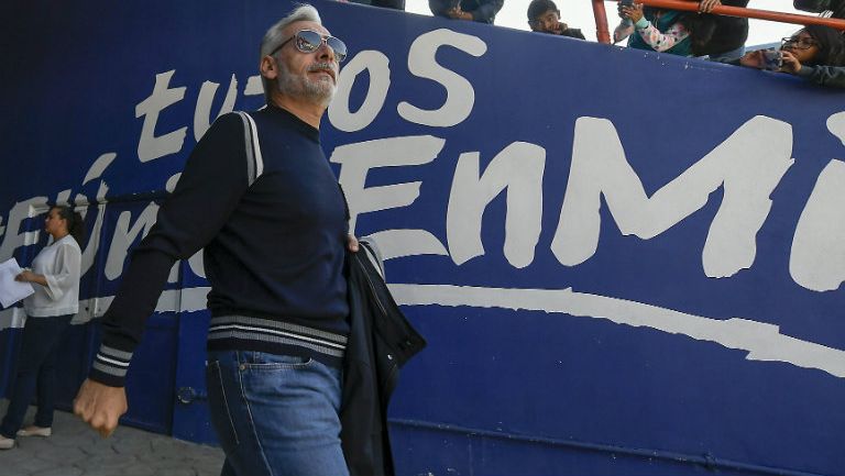 Jesús Martínez llegando al estadio Hidalgo para un partido de Tuzos