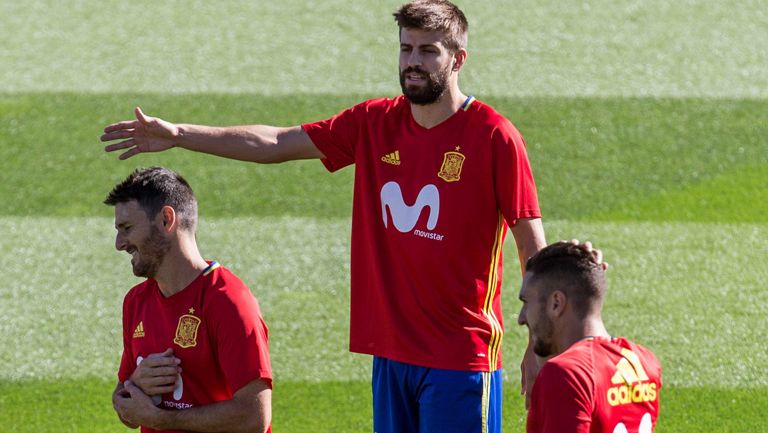 Piqué realiza un entrenamiento con la Selección de España