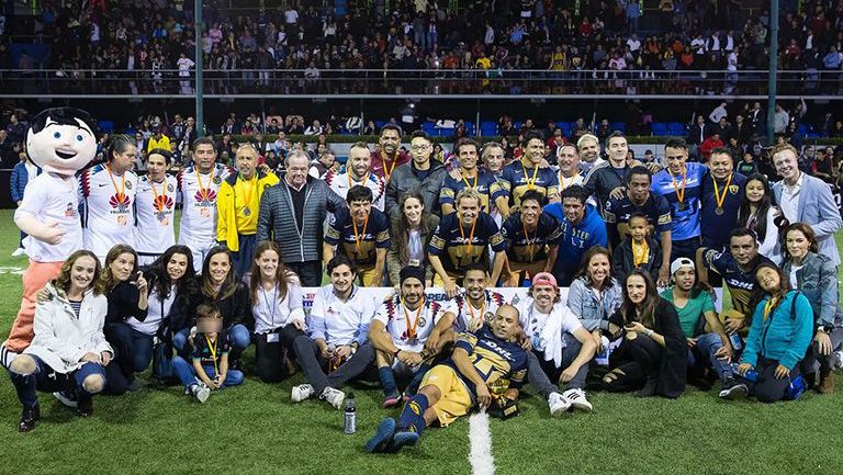 Las leyendas de Pumas y América después del partido