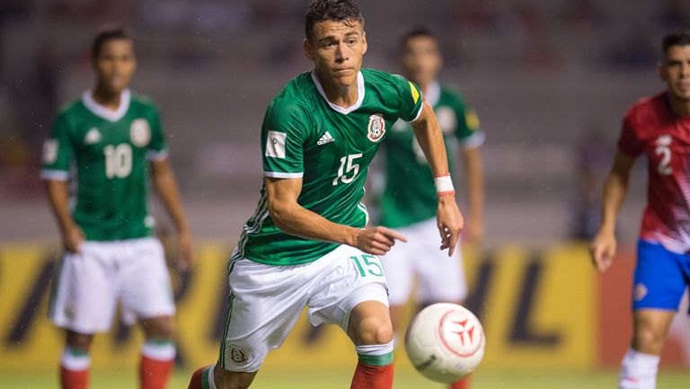 Héctor Moreno en el partido de México contra Costa Rica 