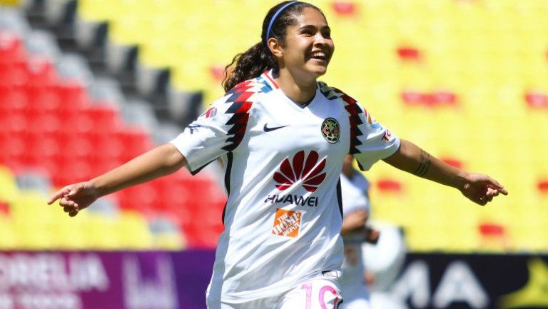 Daniela Espinosa festeja gol con las Águilas del América