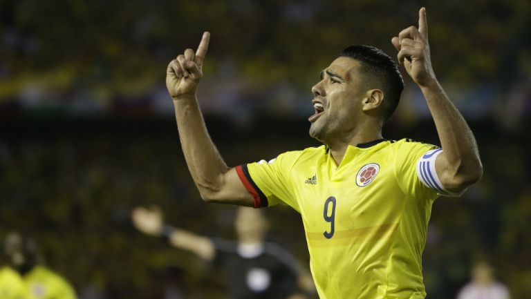 Falcao celebrando un gol con la camiseta de Colombia