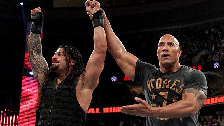 Roman Reigns y The Rock en Royal Rumble 2015