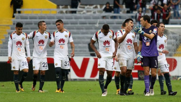 Jugadores del América tras terminar un juego en el Apertura 2017