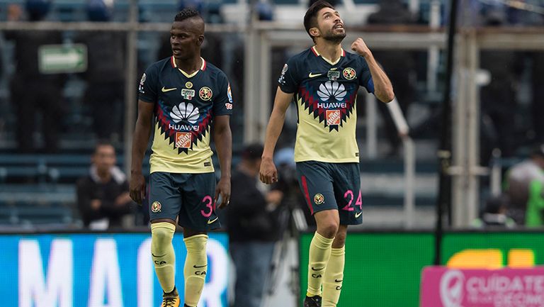 Peralta y Quintero celebran frente a La Máquina