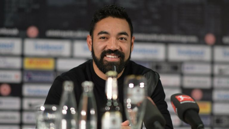 Marco Fabián, durante una conferencia de prensa del Eintracht Frankfurt