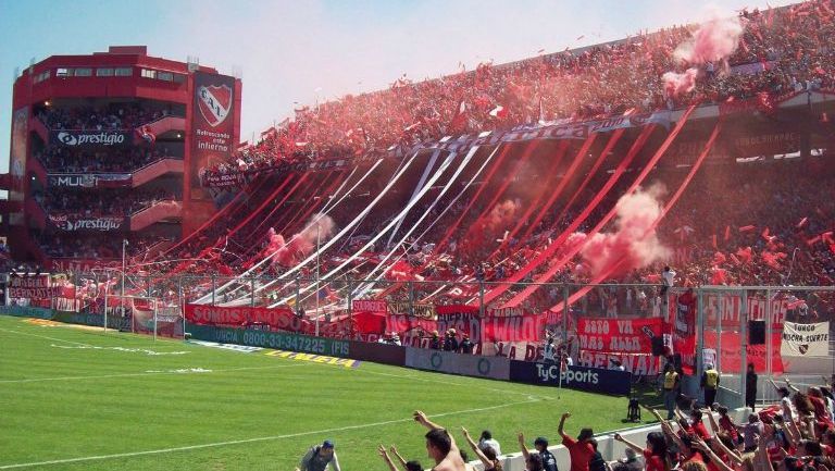 La barra de Independiente celebrando 112 años de vida 
