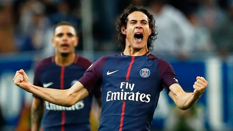 Cavani celebra el tanto del empate frente al Marsella