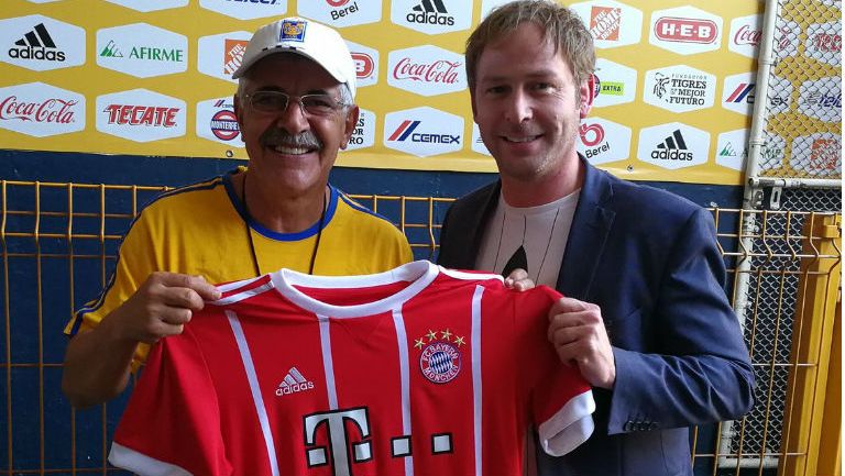 Tuca Ferretti junto a Gerald Fiedler, director de Bayern México