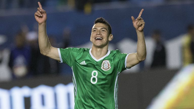 Hirving Lozano celebrando un gol con México