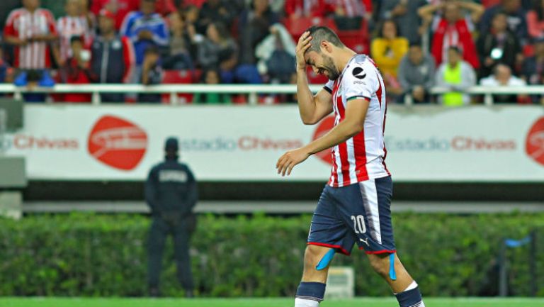 Pizarro lamentándose en el juego contra el Atlante