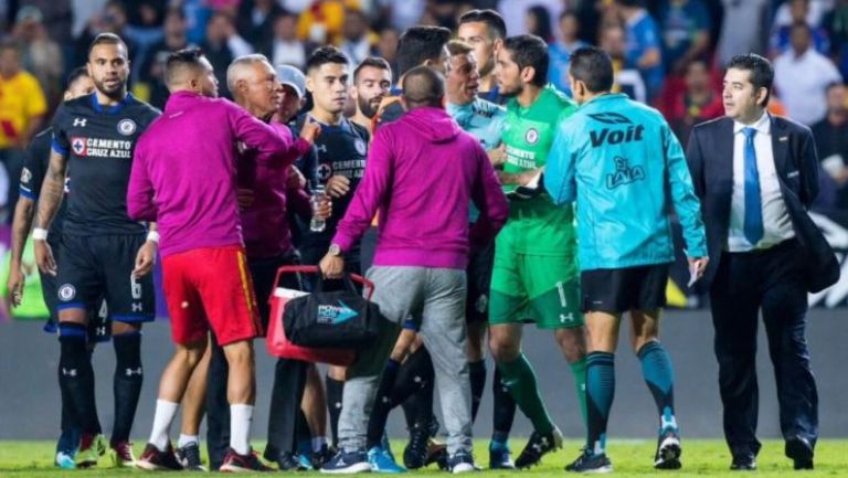 Hernández le reclama a Corona tras el final del partido