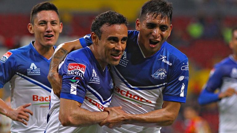 Leobardo López celebra un gol con Celaya