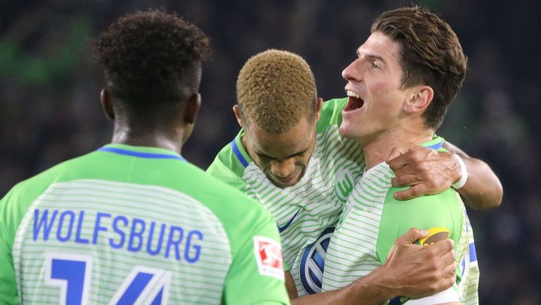 Wolfsburgo celebrando un gol en el partido contra Hertha 