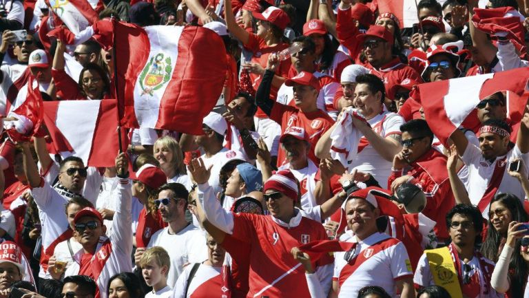 Afición de Perú en el partido contra Nueva Zelanda 