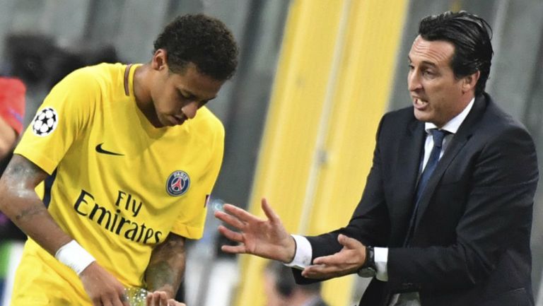 Emery da indicaciones a Neymar 