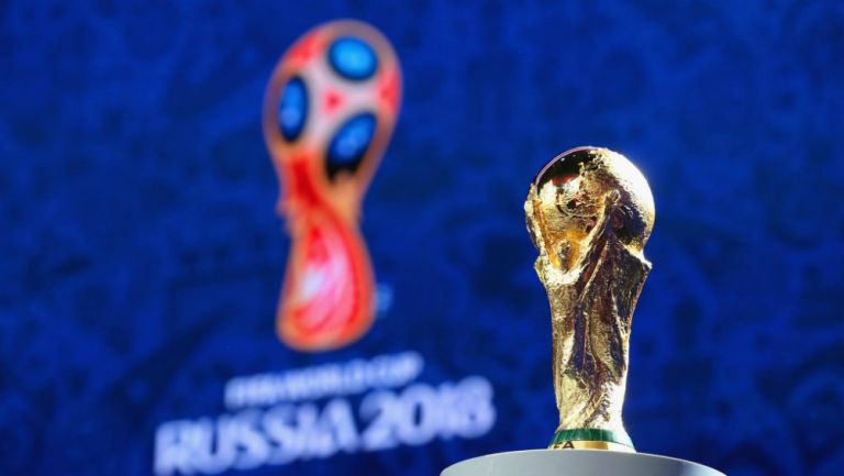 La Copa del Mundo junto a la imagen de Rusia 2018