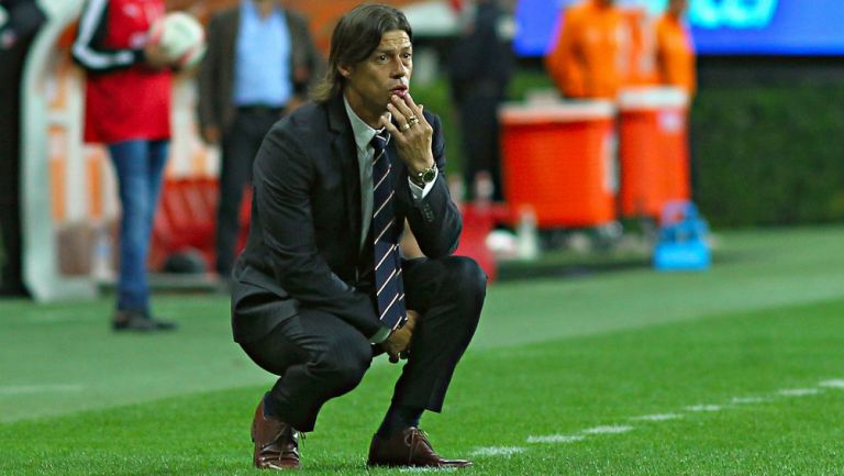 Almeyda se lamenta en un juego de Chivas del Apertura 2017