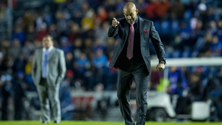 Paco Jémez en el partido contra el América 