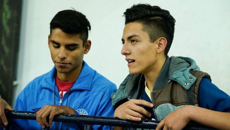 Erick Camacho y su hermano, durante un partido de La Máquina