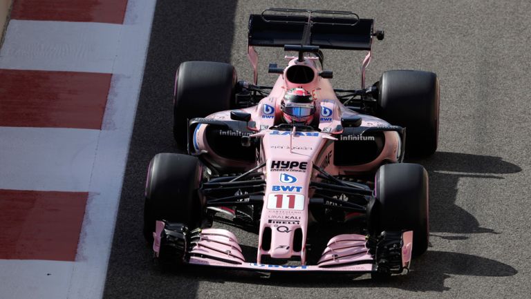 Checo recorre el circuito de Yas Marina