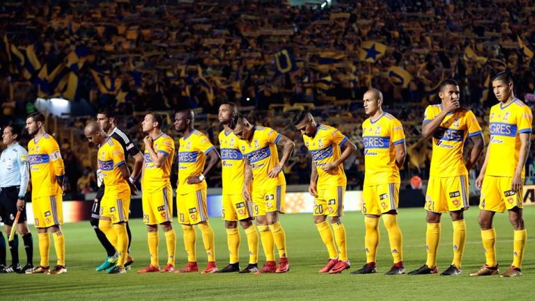 Los jugadores de Tigres en la ceremonia previa a la Semifinal de Vuelta frente al América