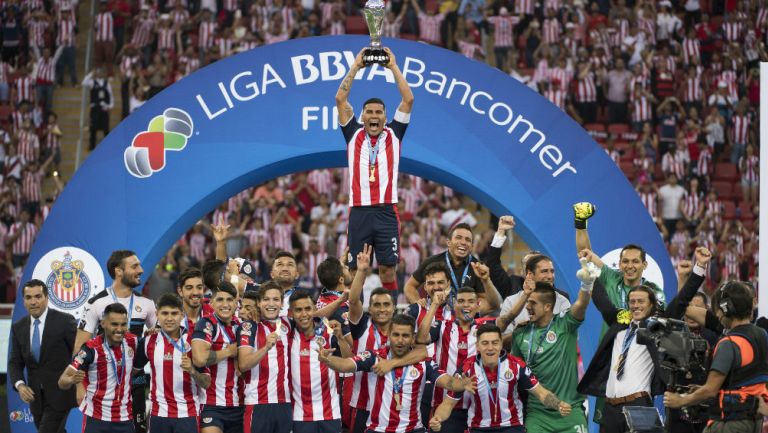 Salcido levanta el título del Clausura 2017