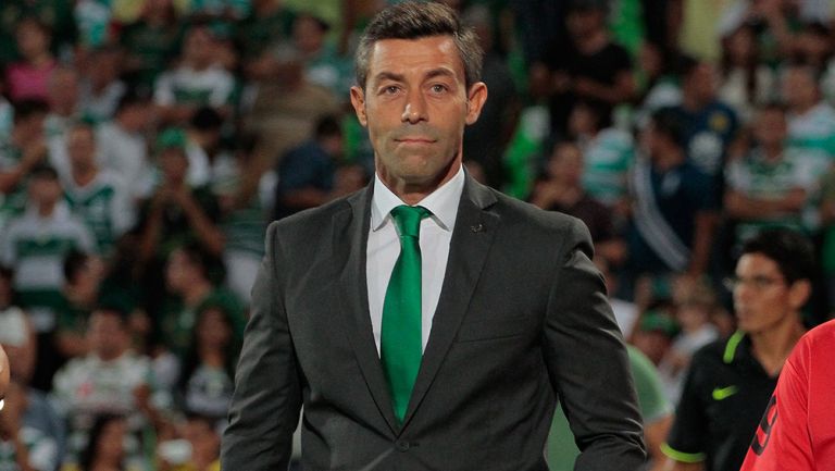 Caixinha, previo a un partido de Santos Laguna