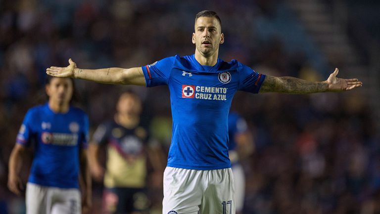 Méndez, durante un partido de Cruz Azul