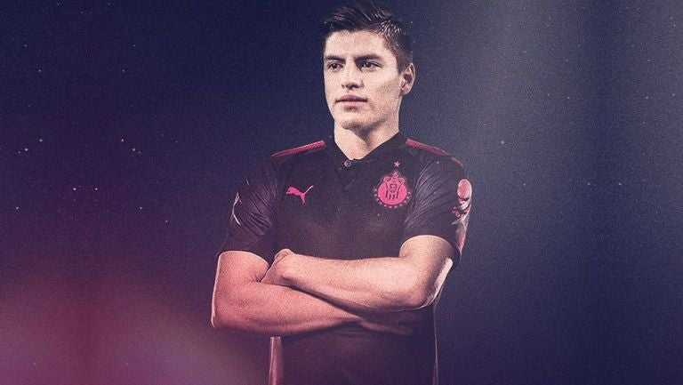 Cisneros 'luciendo' el jersey de Chivas