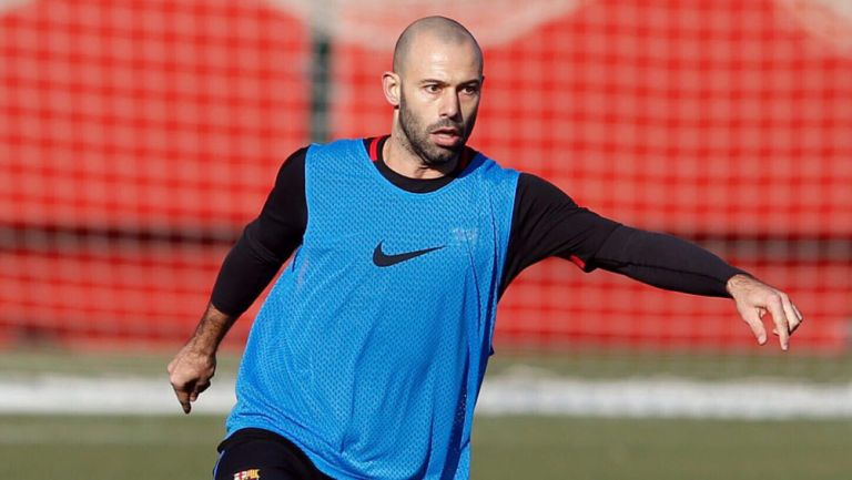 Javier Mascherano, en una práctica con el Barcelona