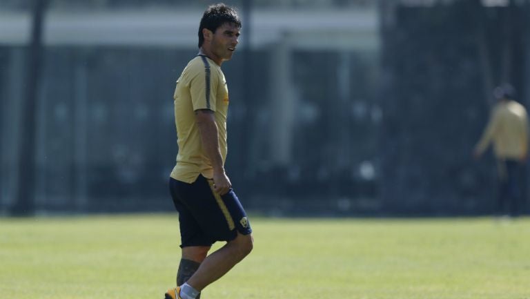 Matías Alustiza en un entrenamiento de Pumas