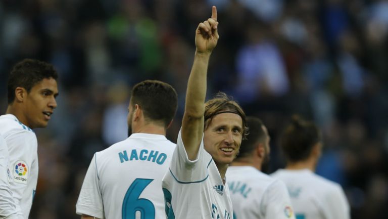 Modric dedica a un gol a la tribuna en un partido de Liga