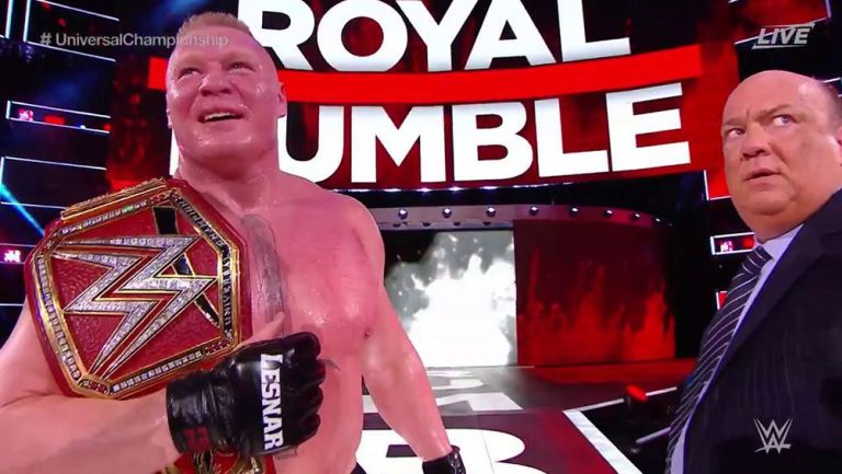 Brock Lesnar después de retener el título Universal