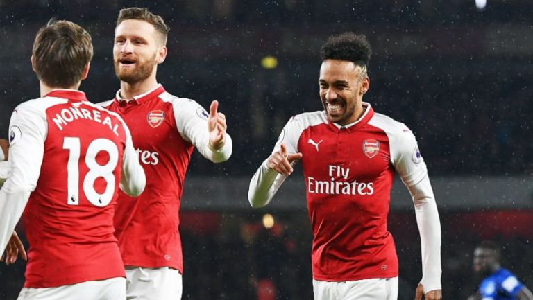 Aubameyang festeja su primer gol con el Arsenal 