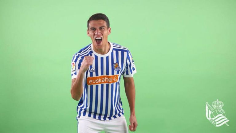 Héctor Moreno luce con orgullo los colores de la Real Sociedad