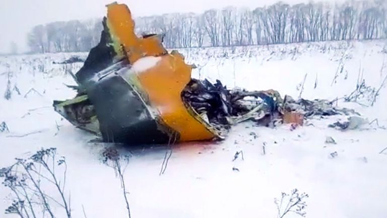 Trozo del avión ruso que se estrelló en Moscú