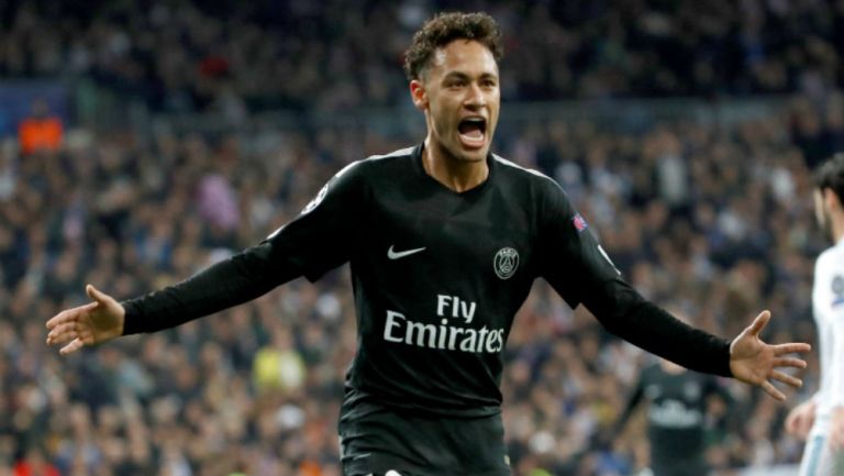 Neymar celebra una anotación del PSG contra Real Madrid 