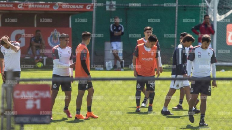 Jugadores de Chivas en un práctica del equipo 