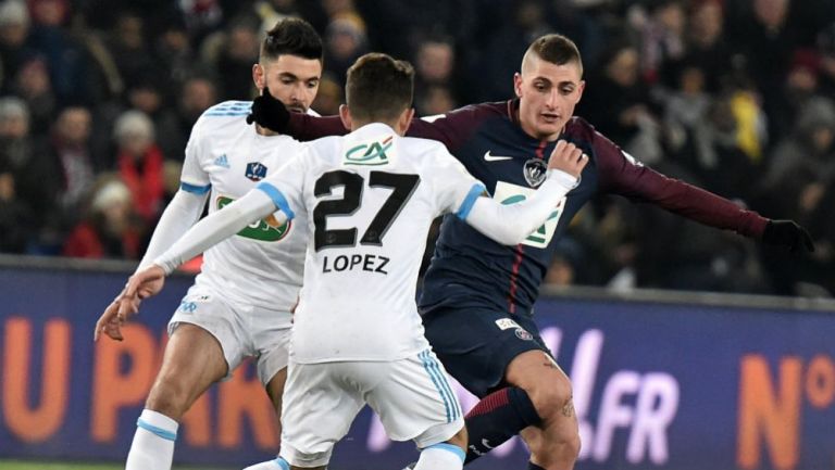 Marco Verratti disputa un balón en un juego de la Copa de Francia