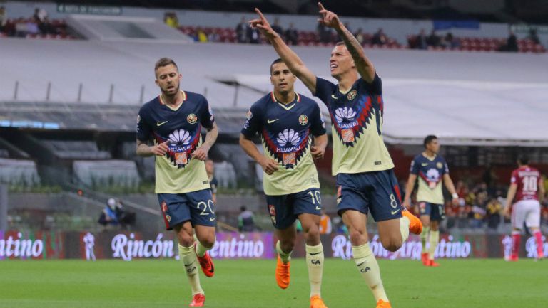 América festeja gol de Mateus Uribe contra Monarcas