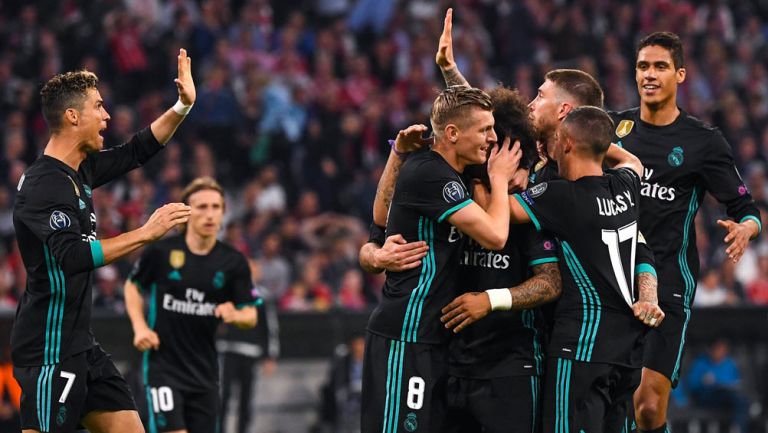 Los jugadores del Real Madrid celebran un gol contra Bayern Munich