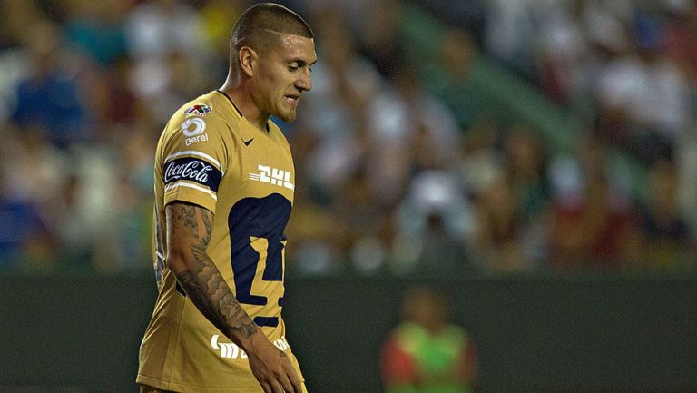 Nicolás Castillo se lamenta durante un juego con Pumas en el C2018