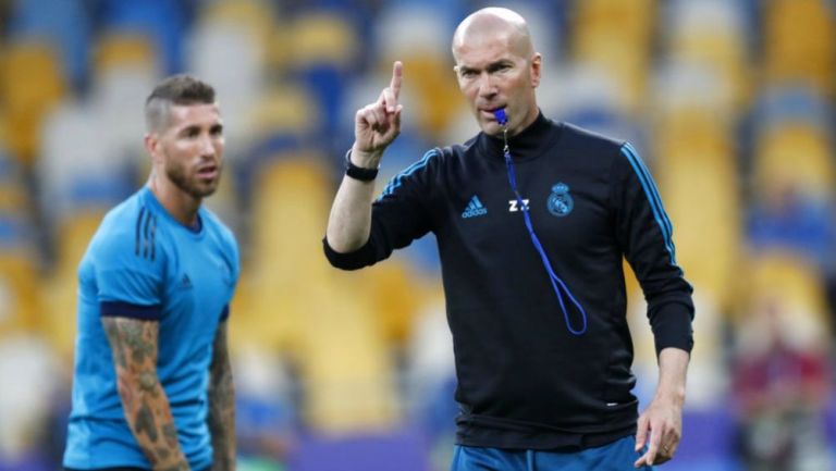 Zidane dirige entrenamiento del Real Madrid