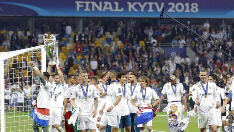 Jugadores del Real Madrid celebran victoria en Kiev 