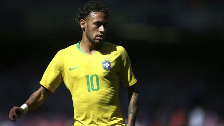 Neymar en un partido de Brasil 