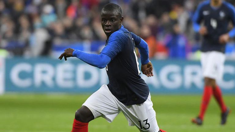 N'Golo Kanté disputa un juego con la Selección de Francia