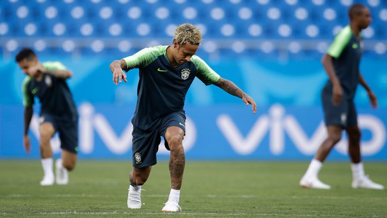 Neymar entrena previo al debut de Brasil en Rusia 2018